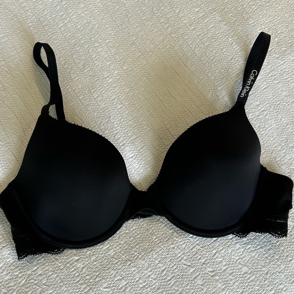 Calvin Klein Black Lace-Trim Bra